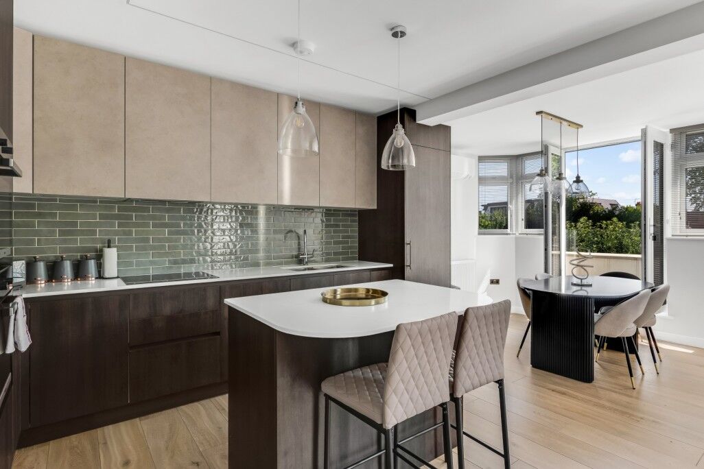 Flat The Ridgeway in Greater London