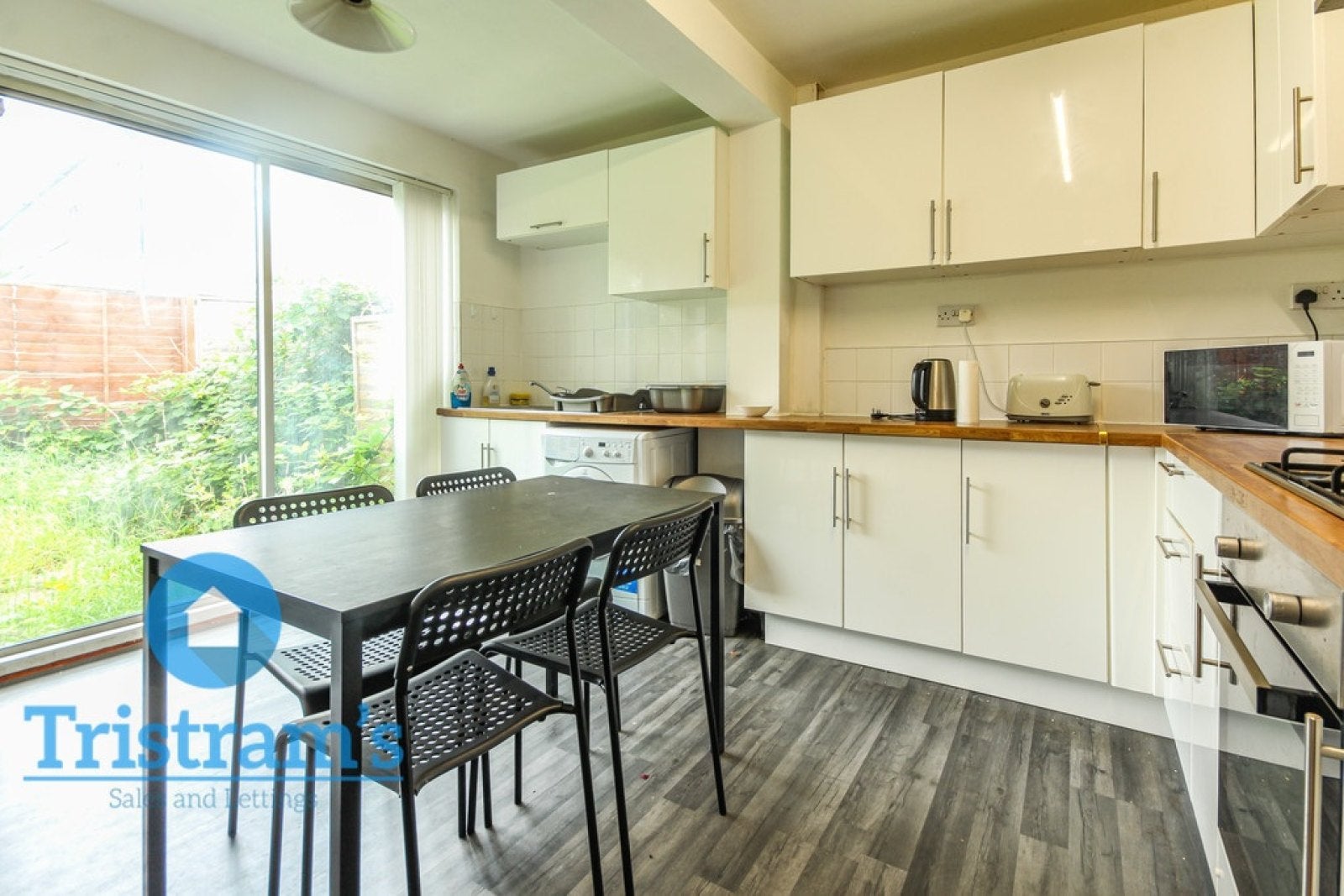 Room Manton Crescent in Nottingham