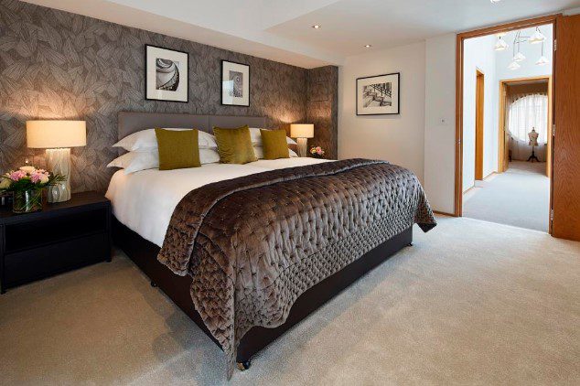 Flat Cheval Place in City of Westminster