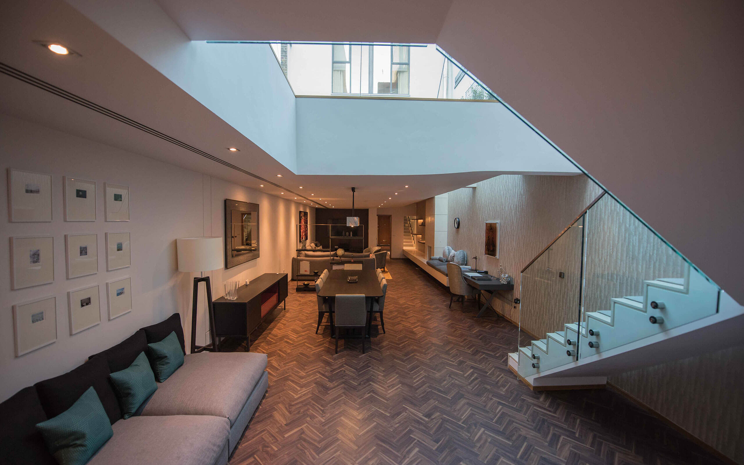 Flat Cheval Place in City of Westminster