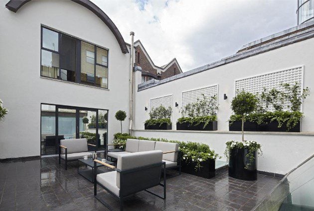 Flat Cheval Place in City of Westminster