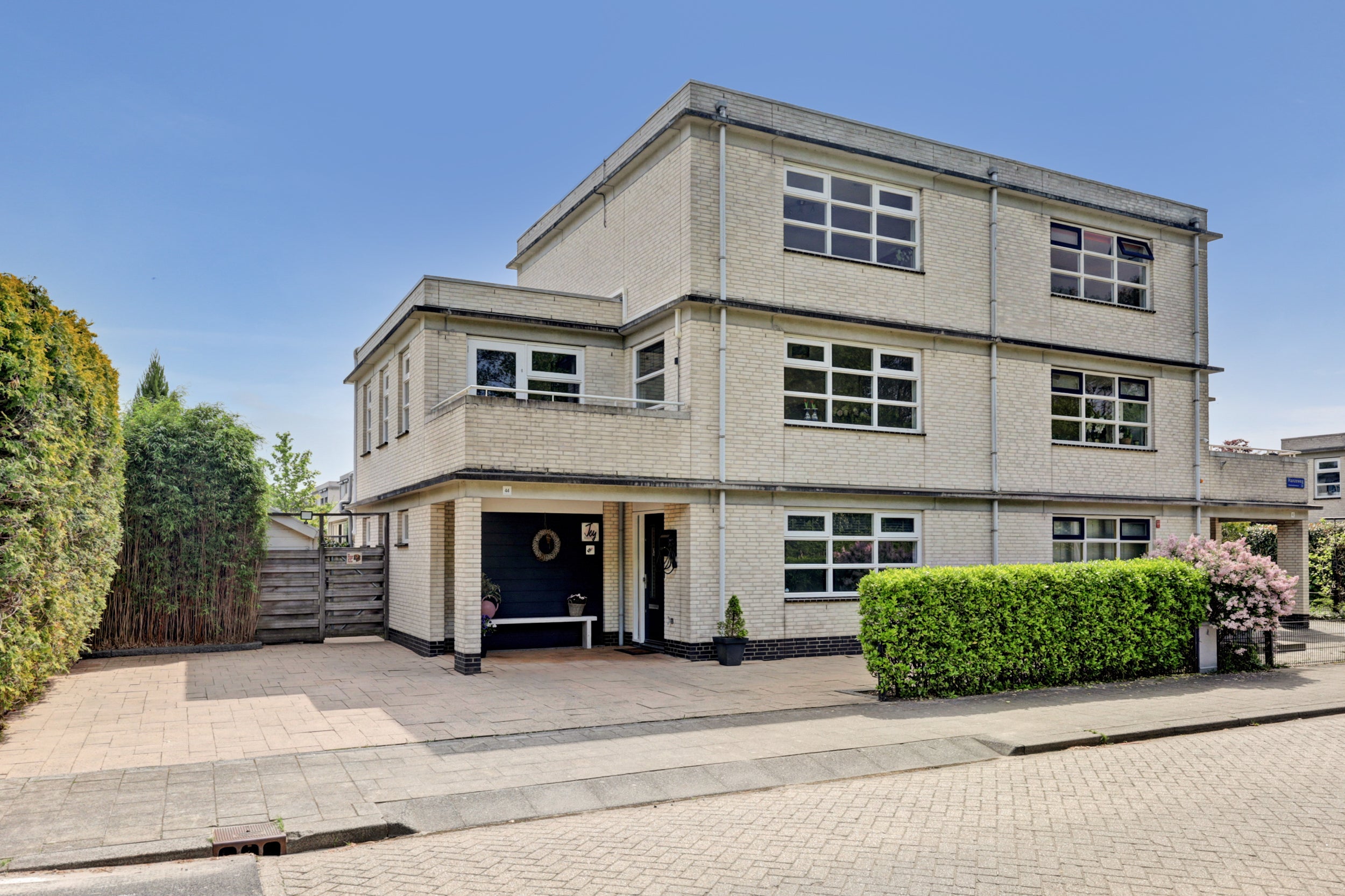 Huis Hanzeweg 44 in Almere