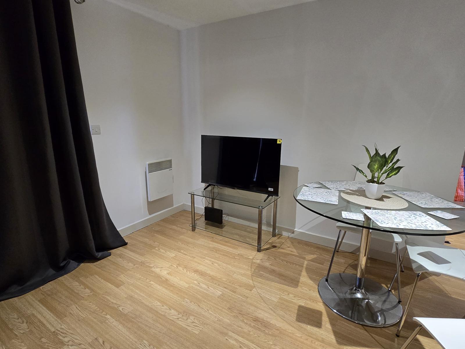 Flat Morville Street in Greater London