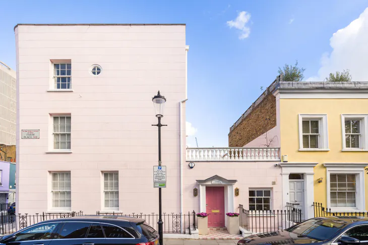House Farm Place in Greater London