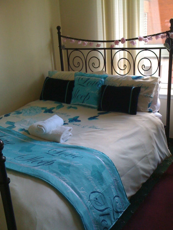 Room Finlay Drive in Glasgow
