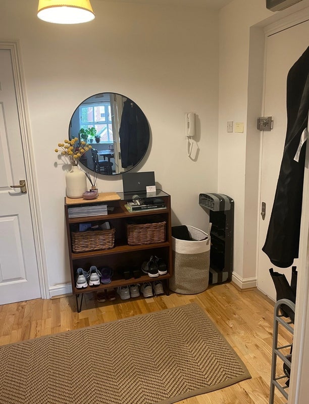 Room Massingberd Way in Greater London