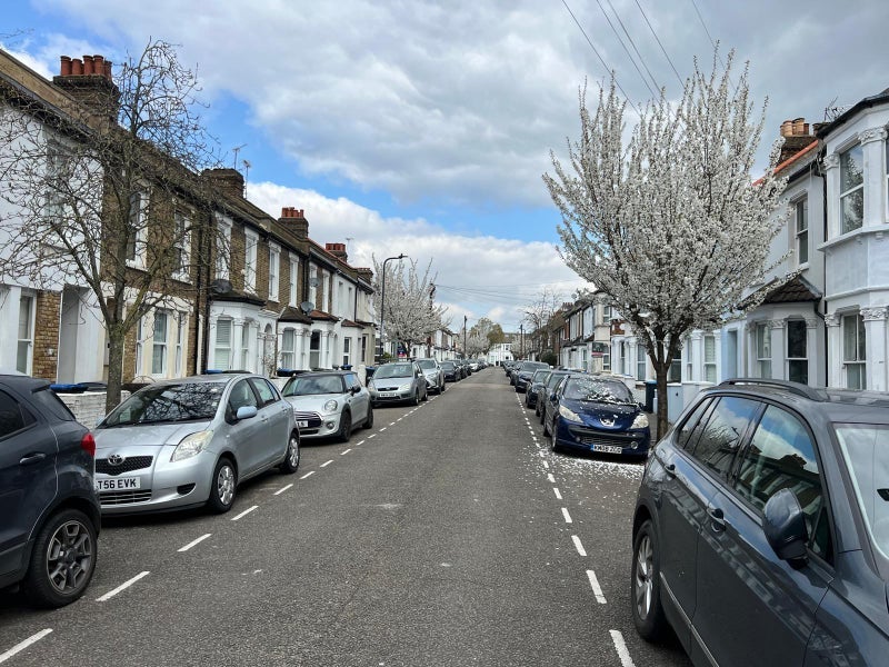Room Greyhound Road in Greater London