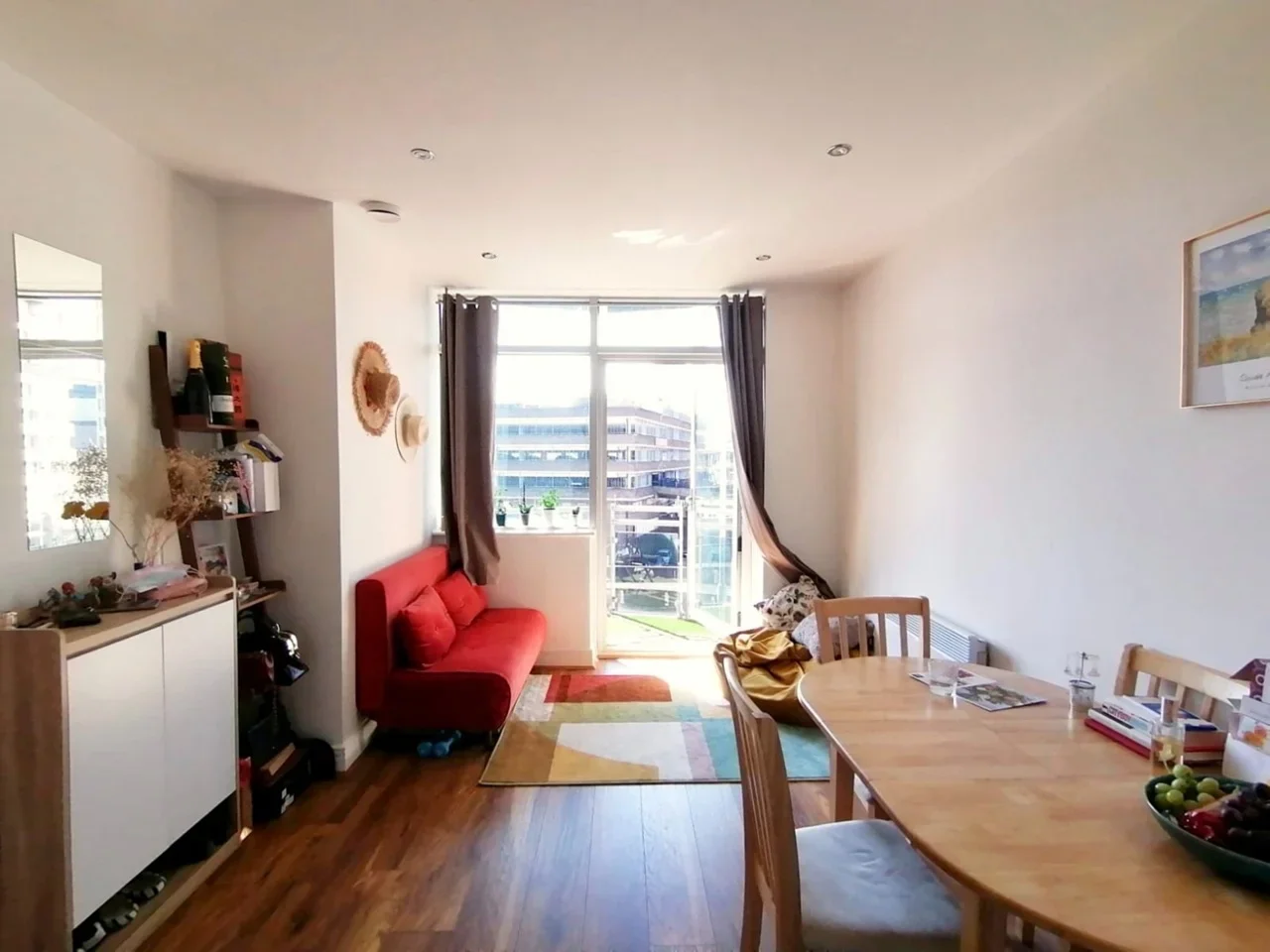 Flat Gerry Raffles Square in Greater London