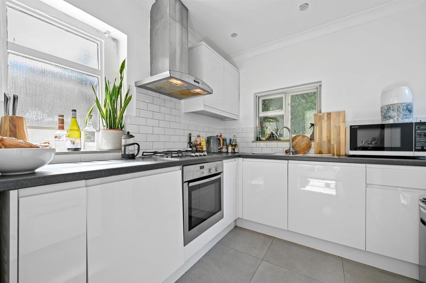 Flat Aberdare Gardens in Greater London