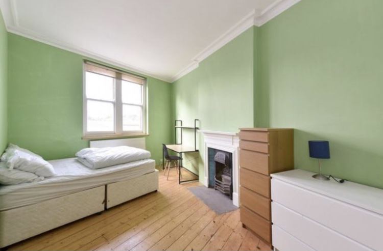 Flat Lillie Road in Greater London