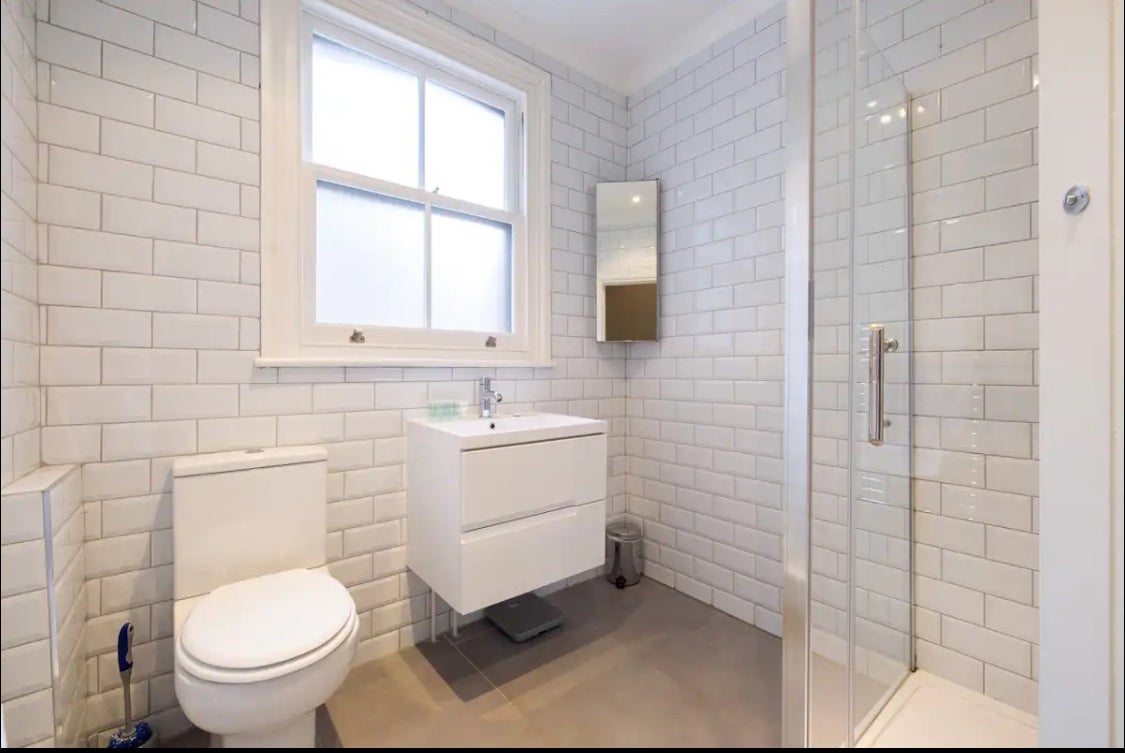 Flat Nascot Street in Greater London