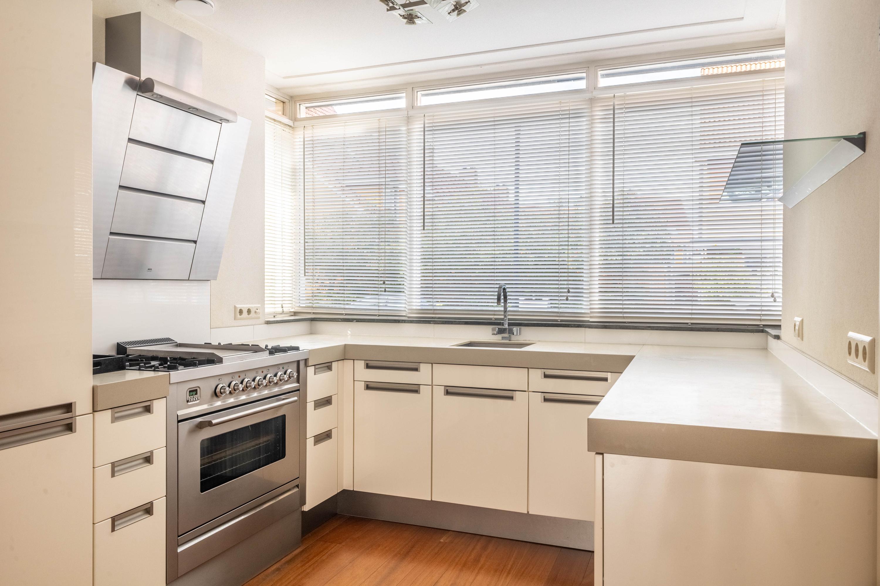 Hoekwoning te koop: Waterhoen 17, Amstelveen