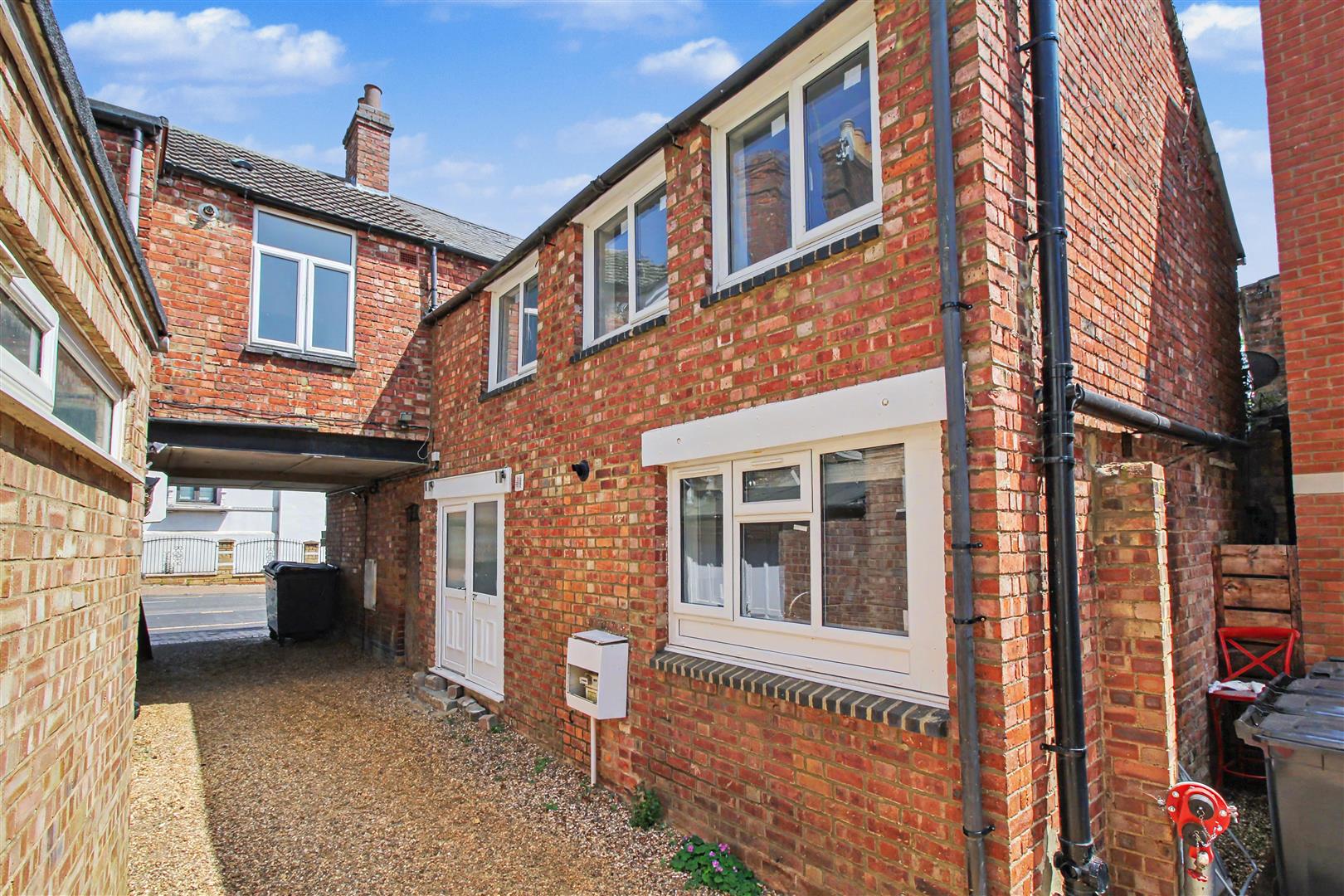 House Victoria Road in Wellingborough