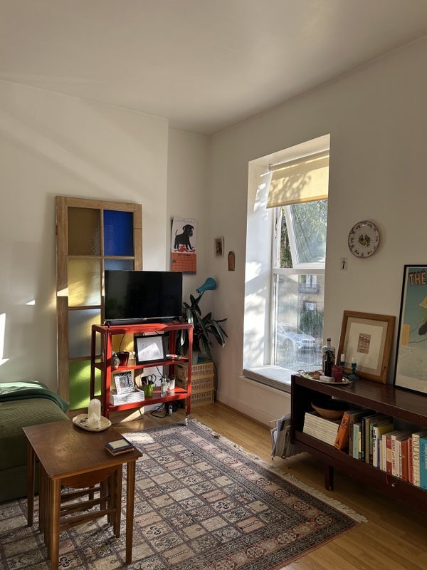 Flat Hartland Road in Greater London