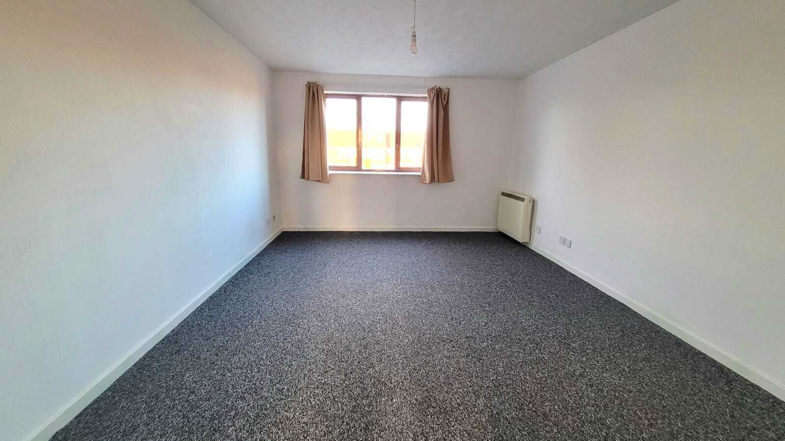 Flat Pentland Avenue in Greater London