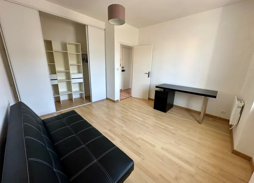Flat Rue Proudhon in Narbonne