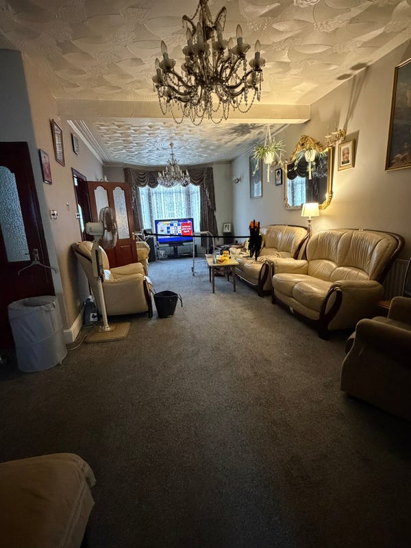 Room Burges Road in Greater London