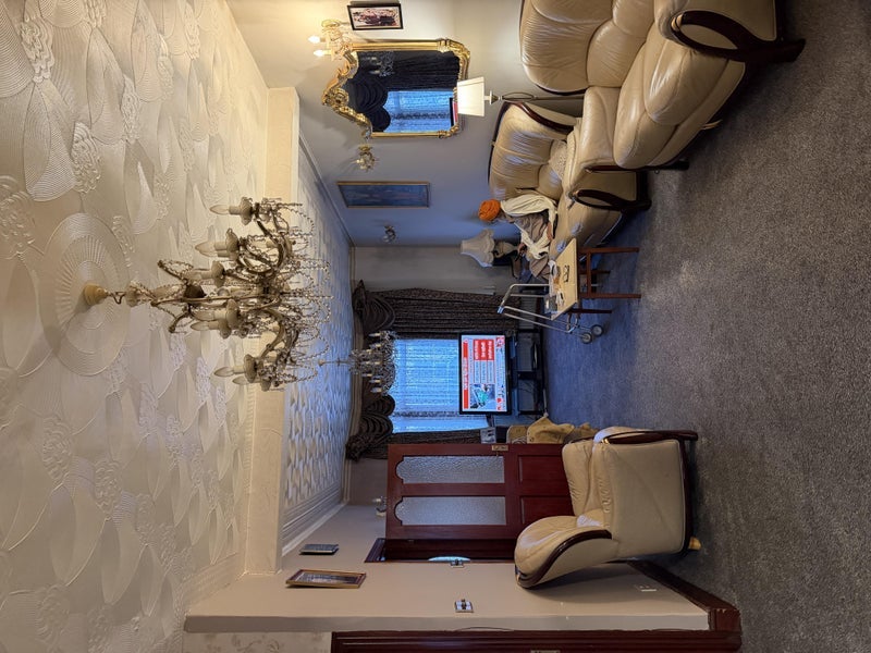 Room Burges Road in Greater London