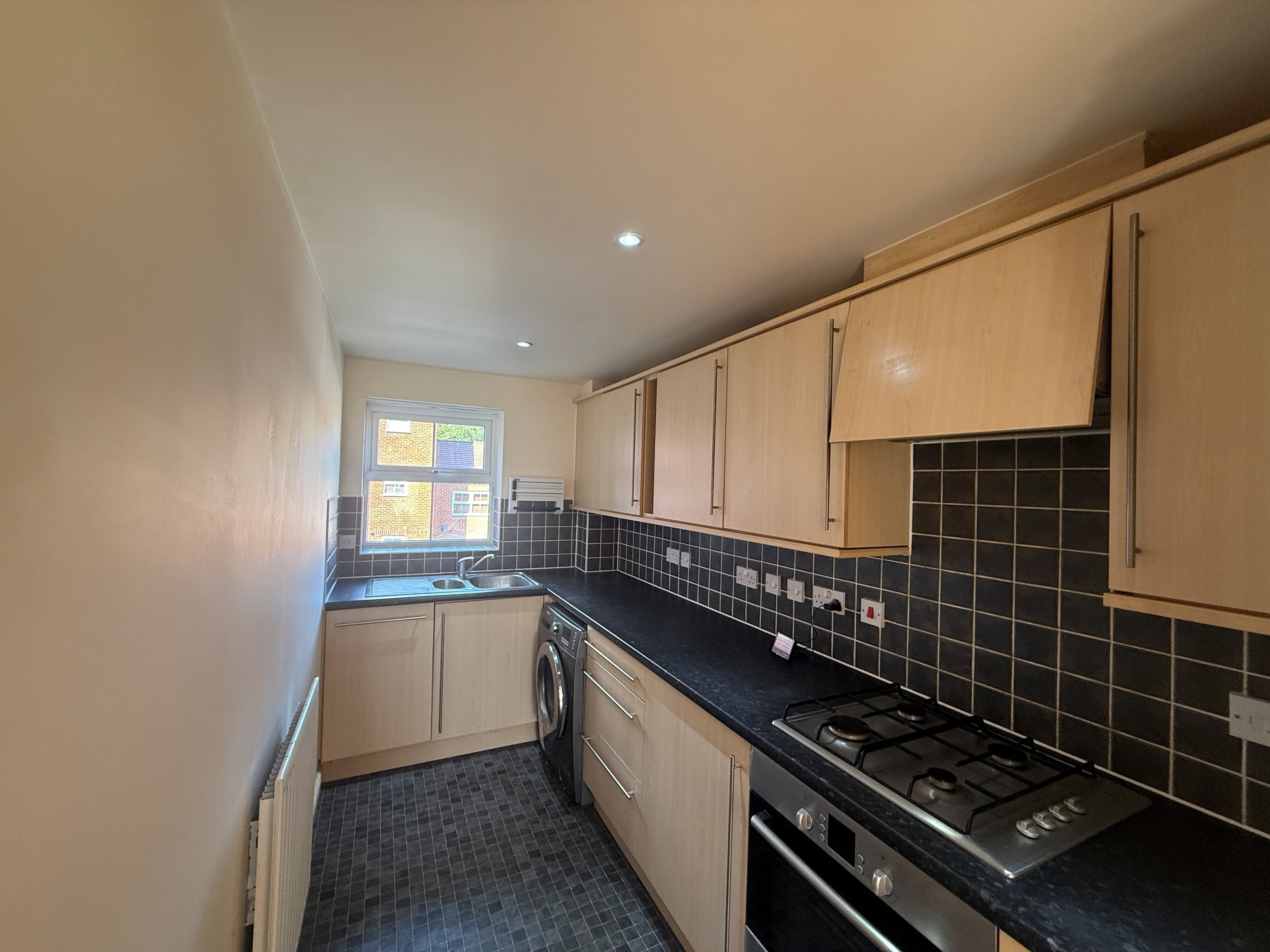 Flat Hinsley Walk in Milton Keynes
