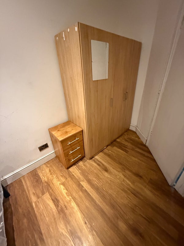 Room York Way in Greater London
