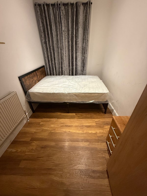 Room York Way in Greater London