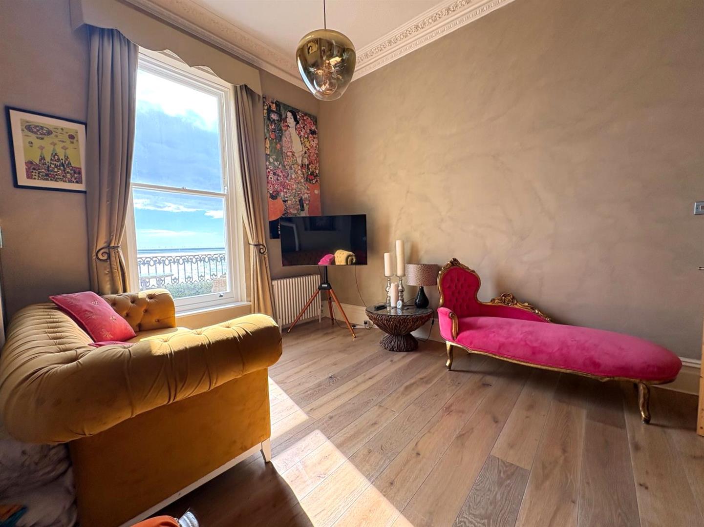 Flat Marine Parade in Brighton