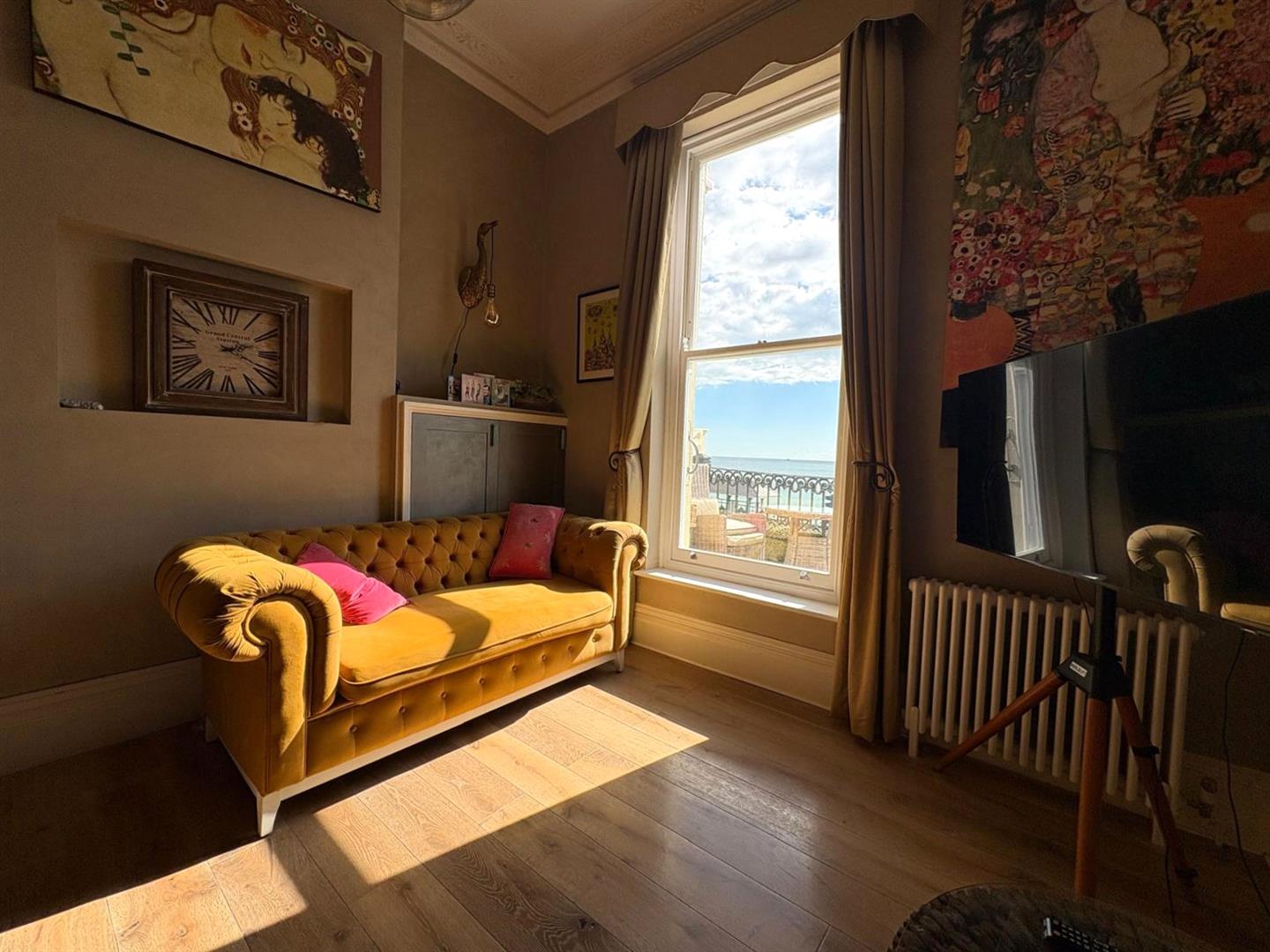 Flat Marine Parade in Brighton