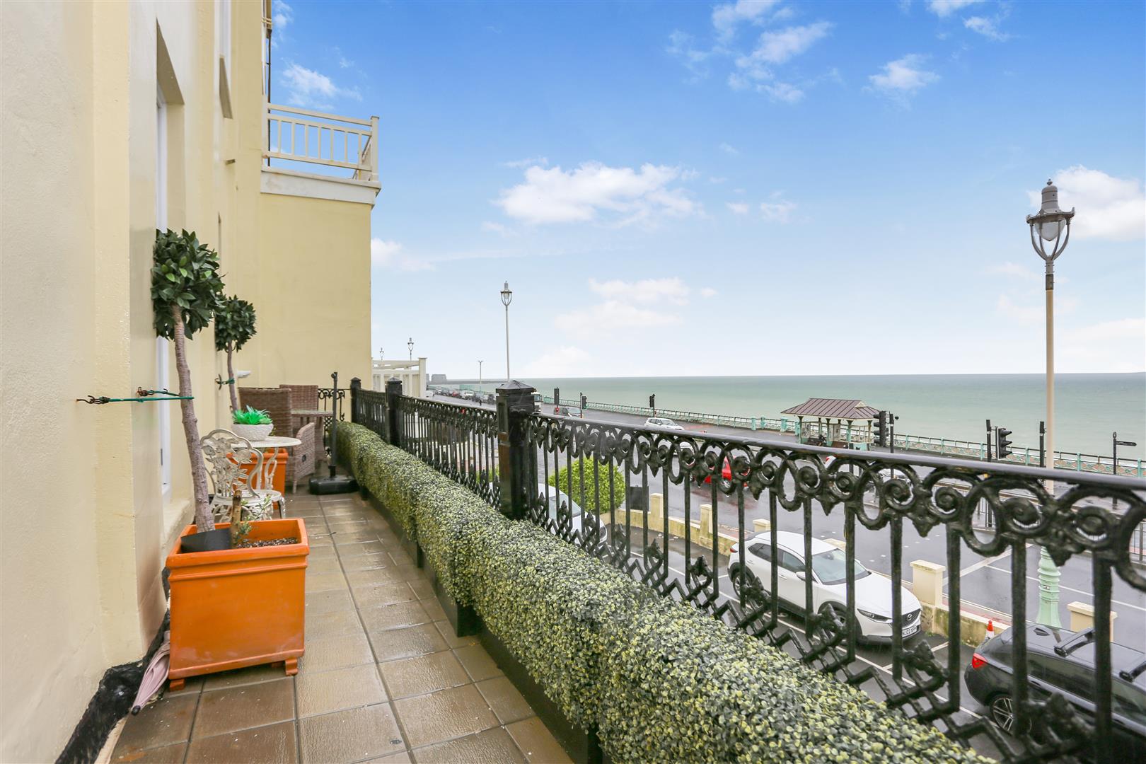 Flat Marine Parade in Brighton