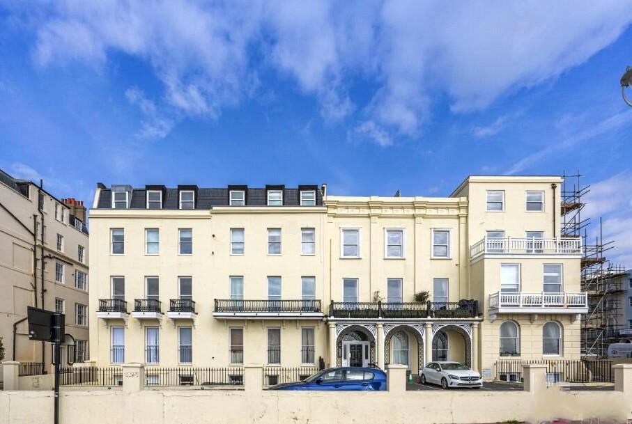 Flat Marine Parade in Brighton