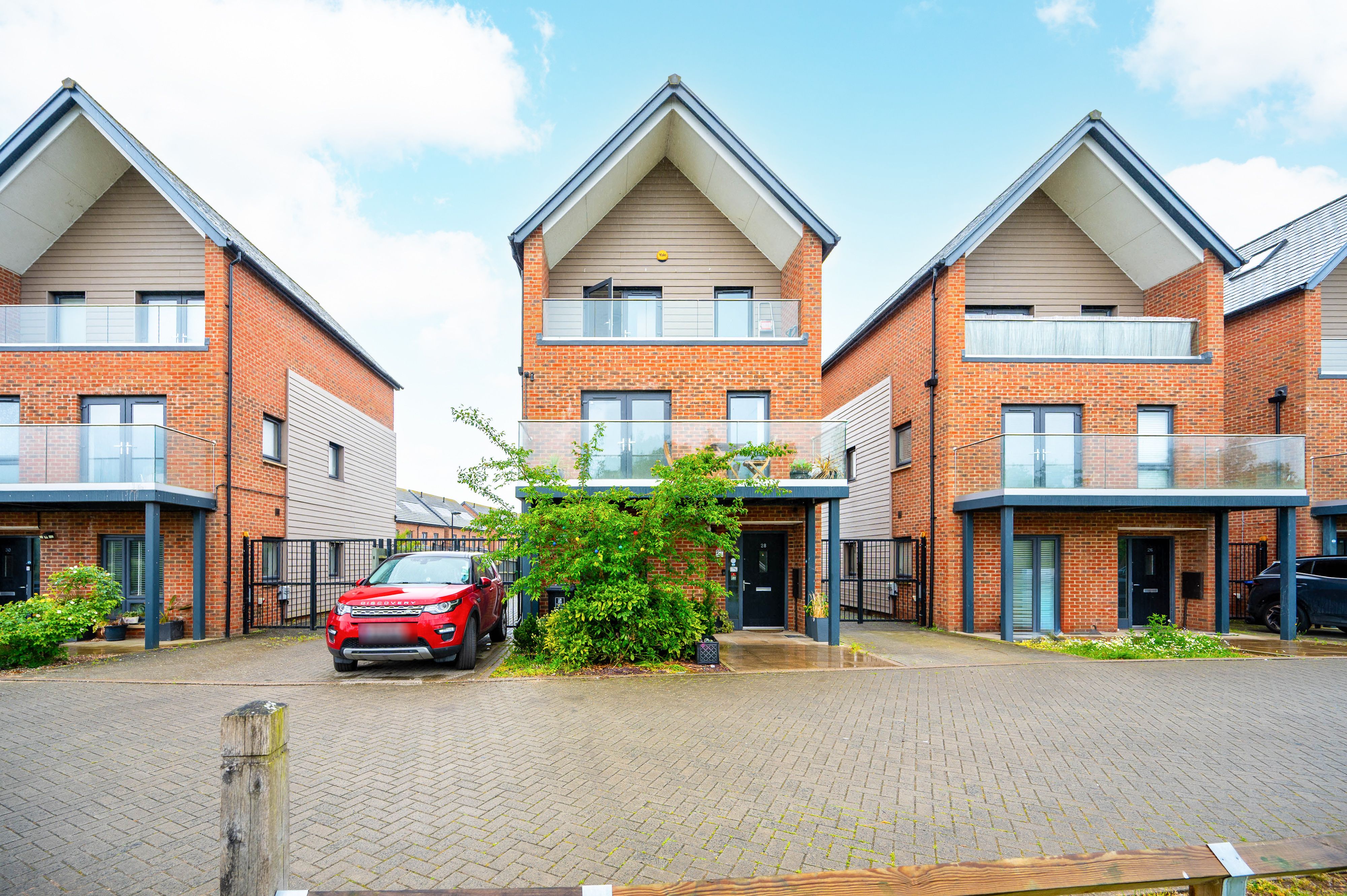 House Jelley Way in Woking
