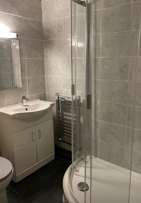 Room Seaton Crescent in Nottingham