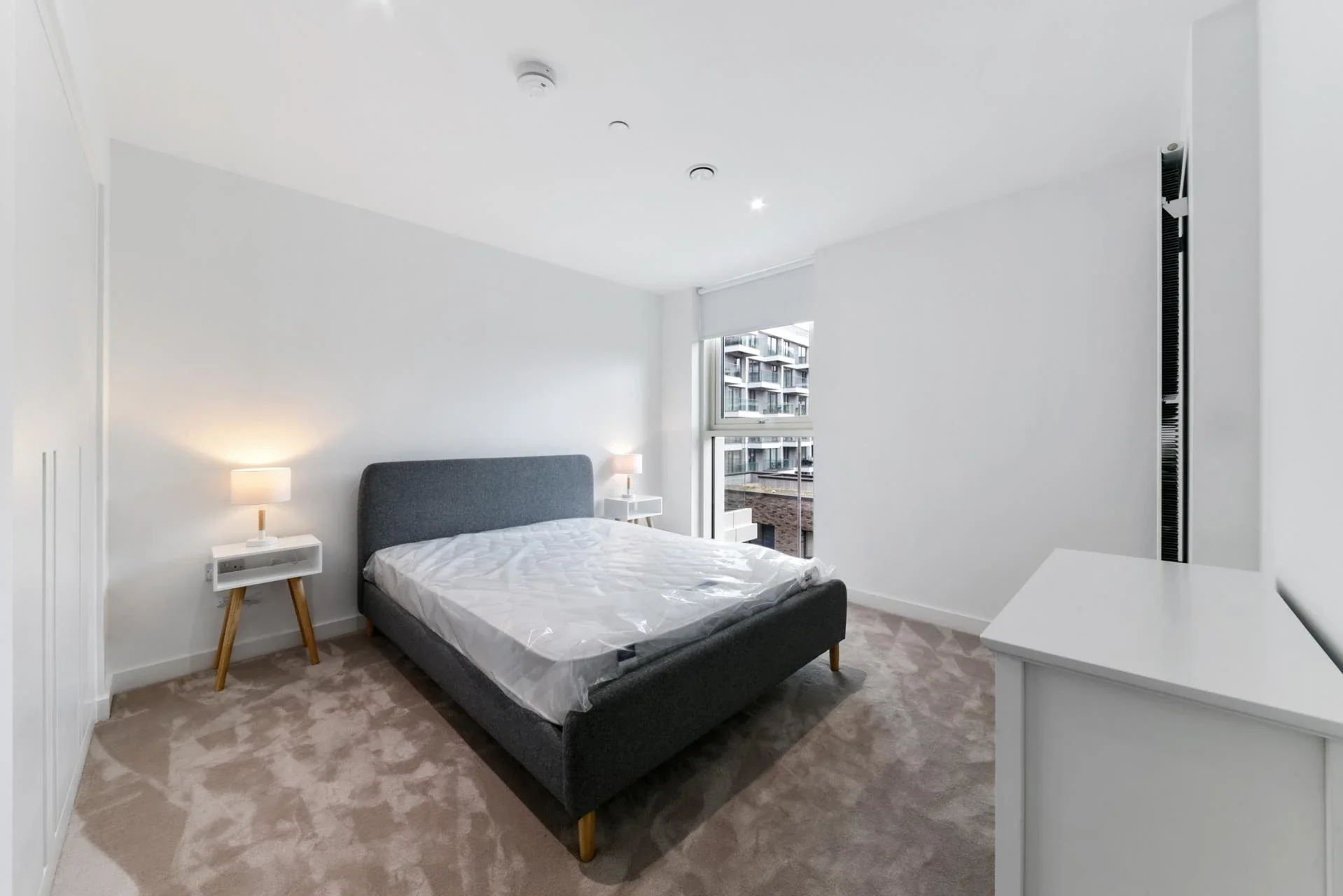 Flat Royal Crest Avenue in Greater London