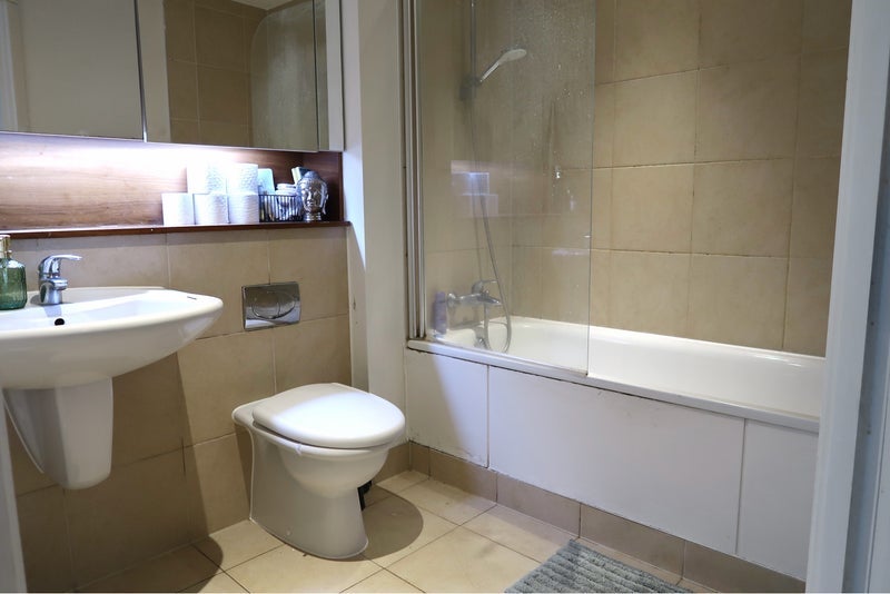 Room Townmead Road in Greater London