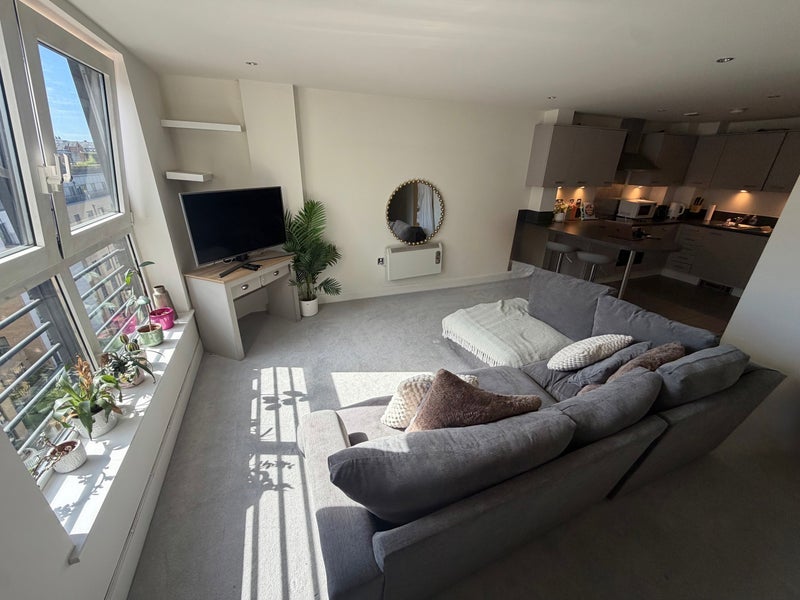 Room Townmead Road in Greater London