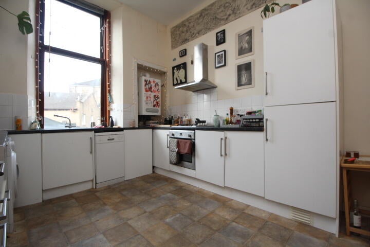 Room Cathcart Road in Glasgow