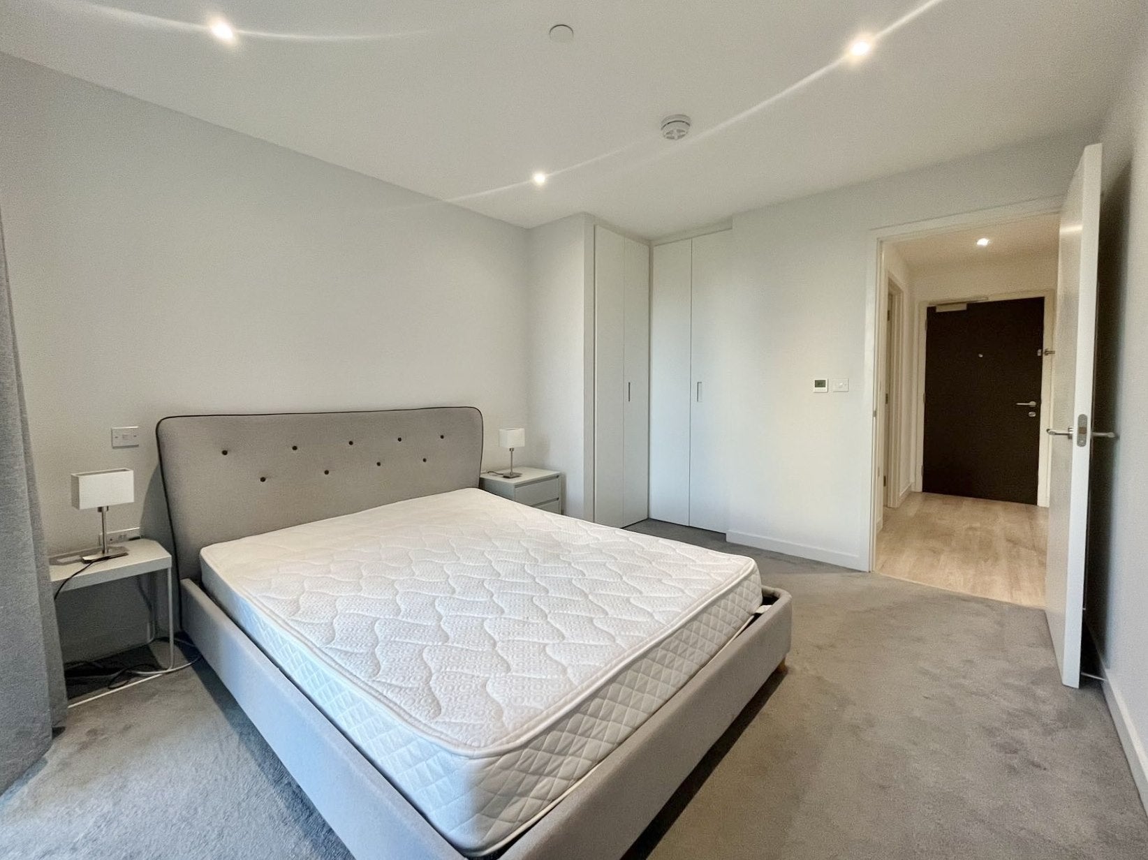 Flat Newnton Close in Greater London
