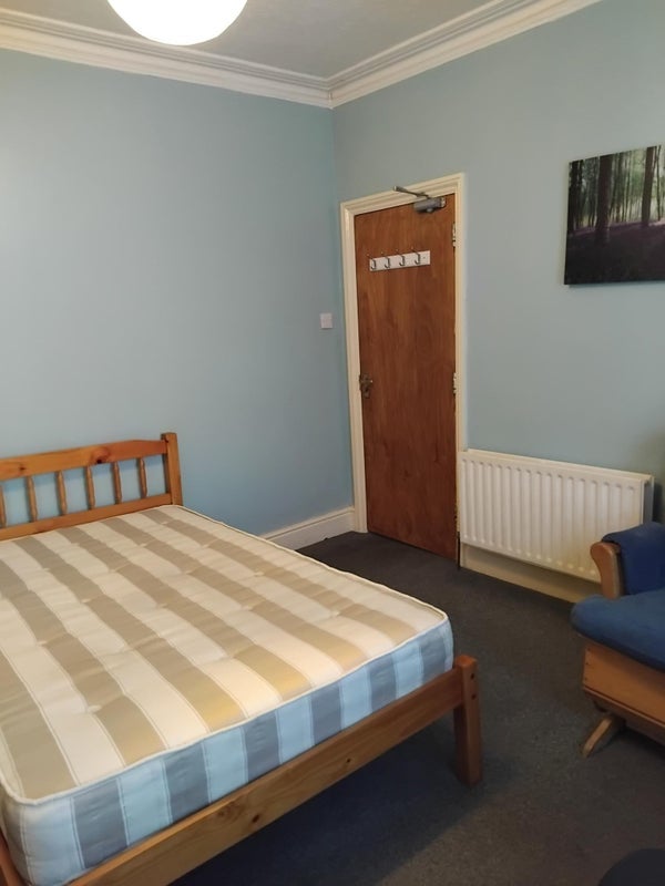 Room Capstone Road in Bournemouth