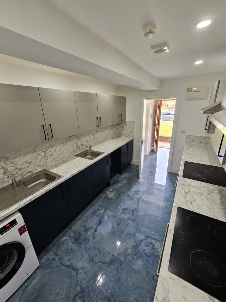 Flat Barnfield Road in Greater London