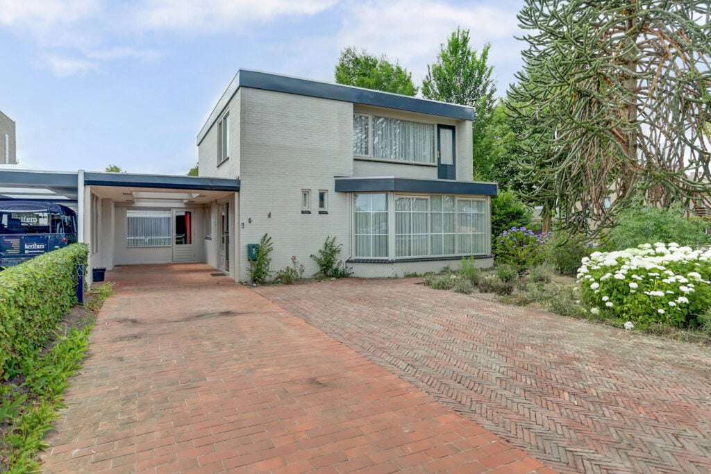 Huis Spoorstraat 5 in Best