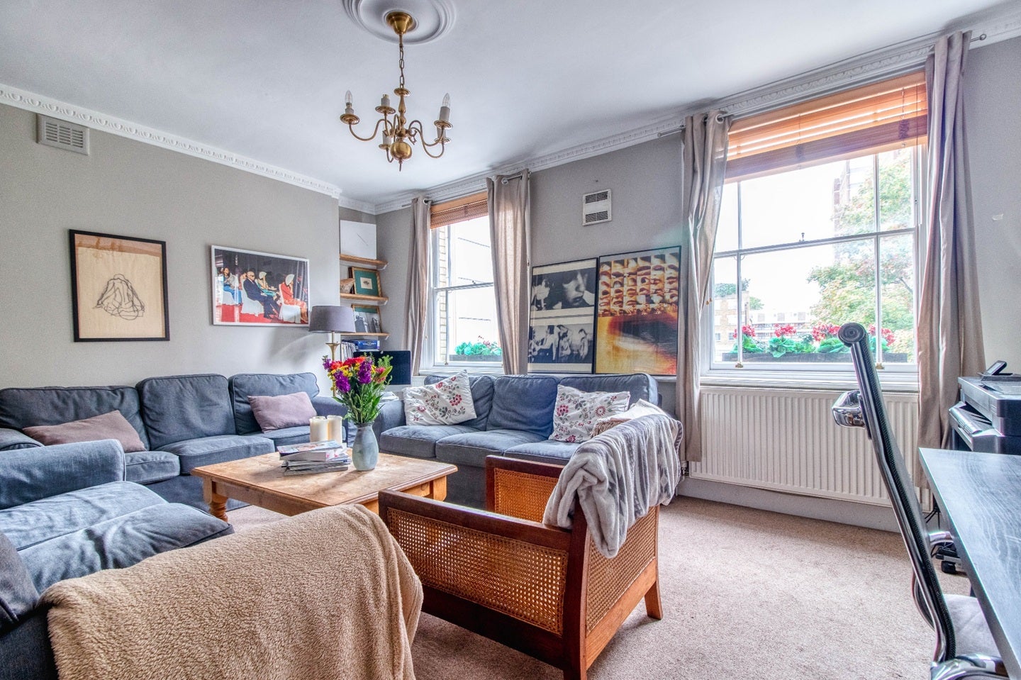 Flat Orde Hall Street in Greater London