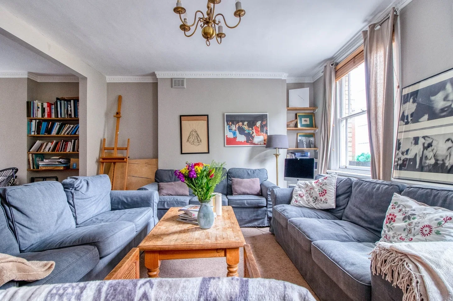 Flat Orde Hall Street in Greater London