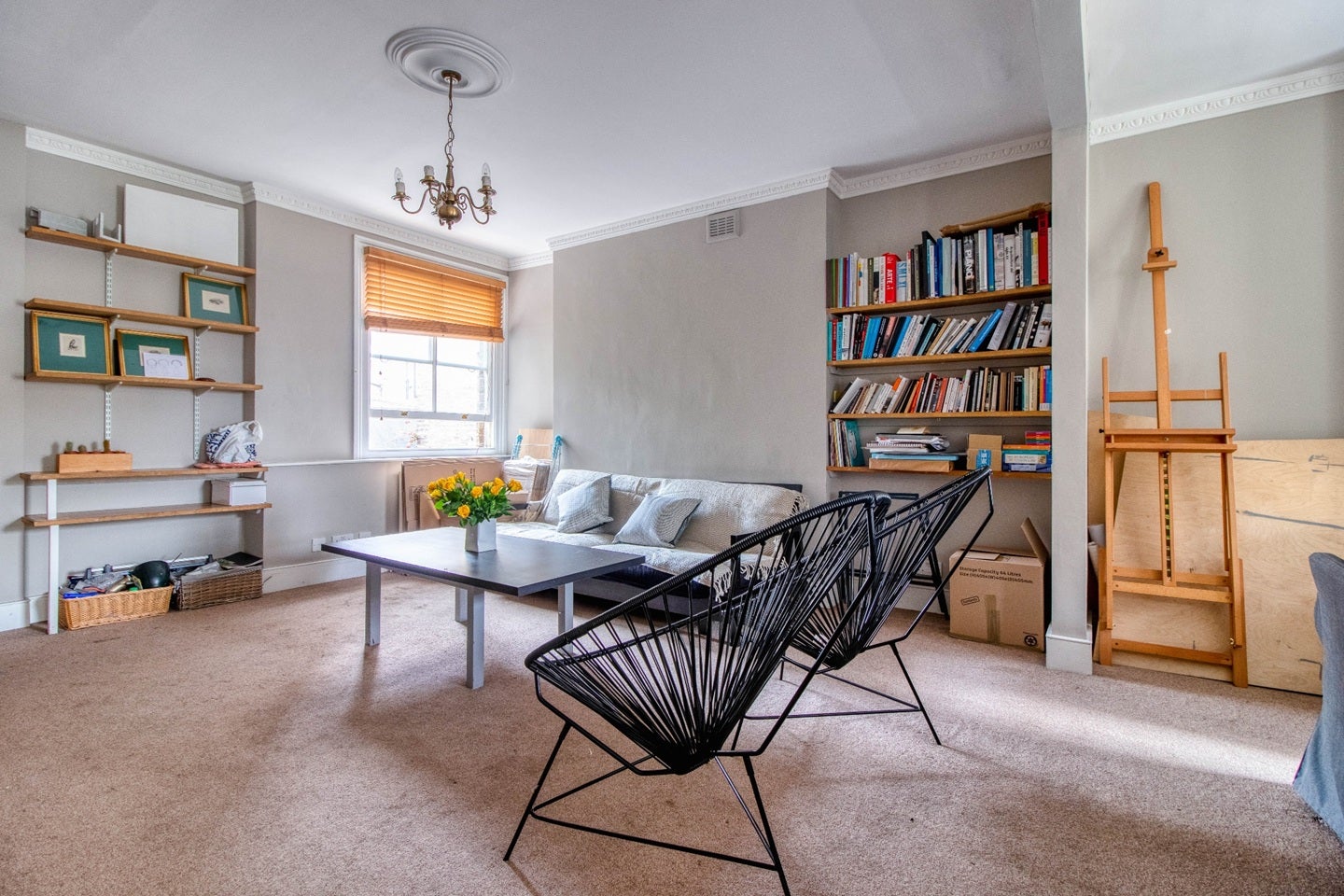 Flat Orde Hall Street in Greater London