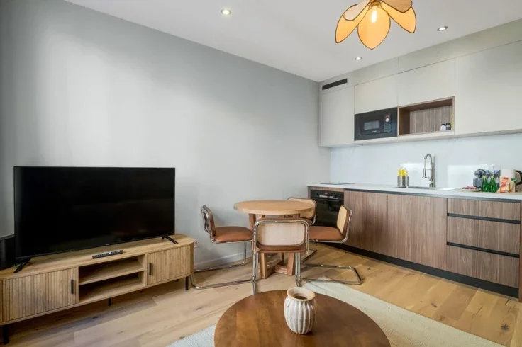 Flat Rue d'Avron in Paris