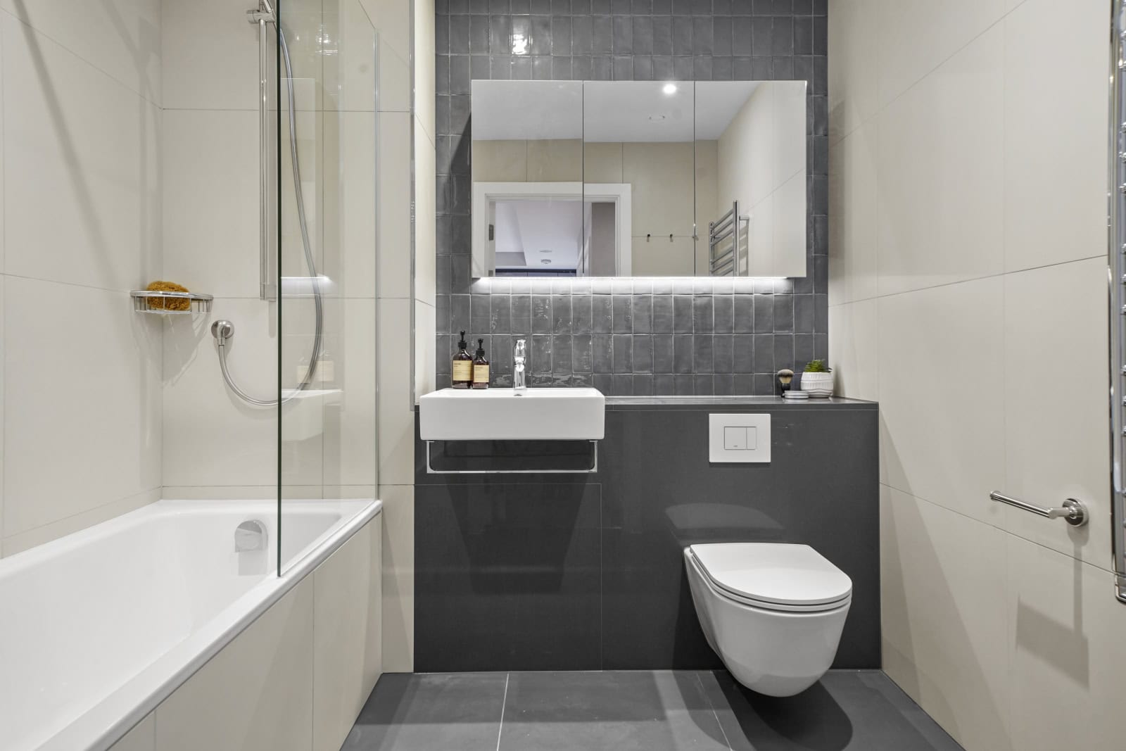Flat Anthems Way in Greater London