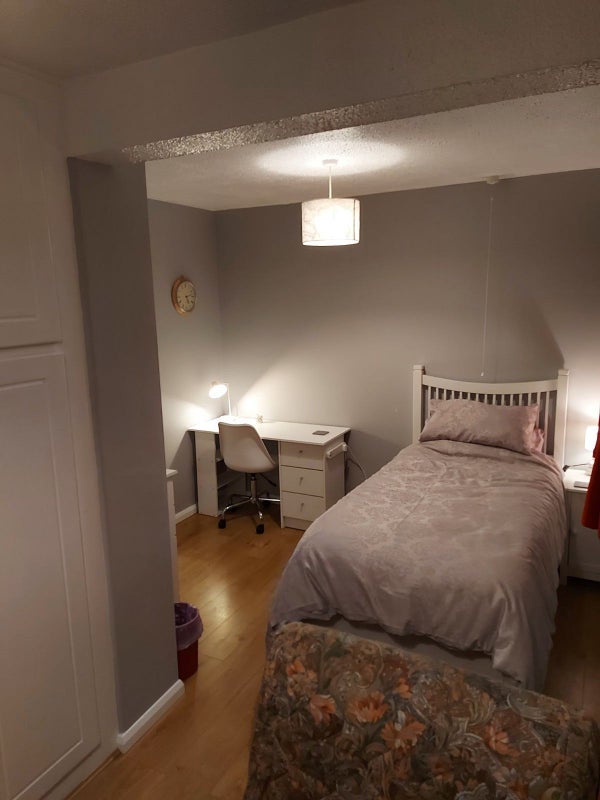 Room Linley Drive in Boston