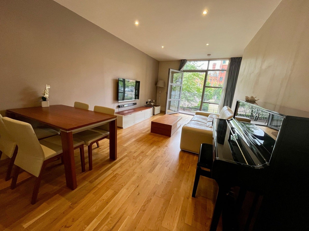 Flat Whitworth Street West in Manchester