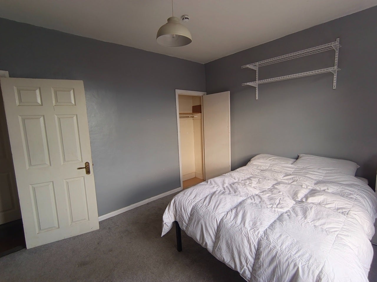 Room Bensham Lane in Greater London