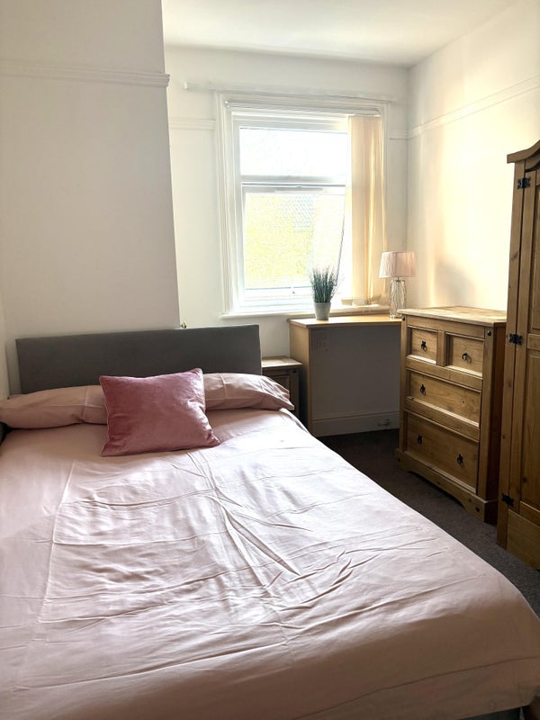 Room Derby Street in West Lancashire