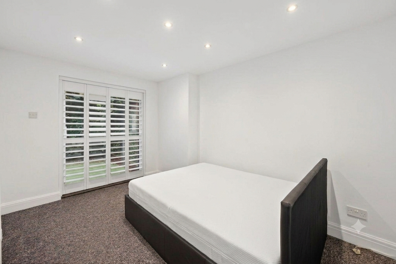 Flat Glengall Road in Greater London