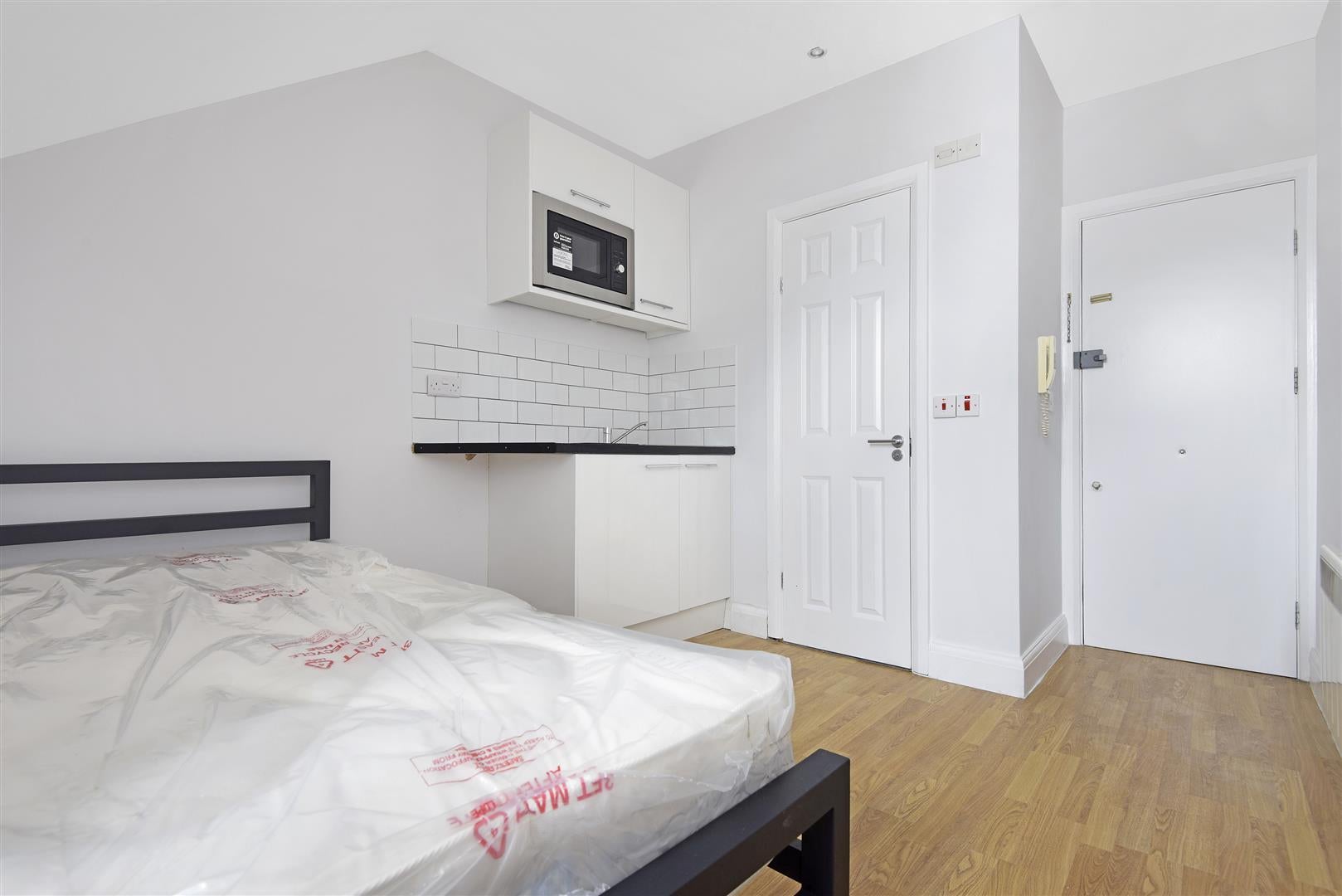 Flat Gunterstone Road in Greater London